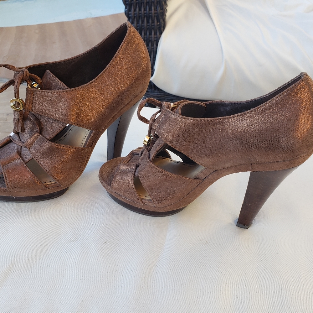 Heels - Picture 6 of 7